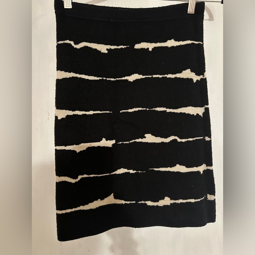 Escada Women's Black and White Skirt
